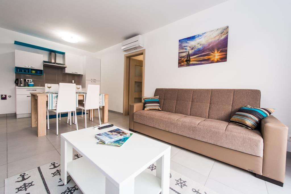 Blue Sky Apartments روغوزنيكا المظهر الخارجي الصورة
