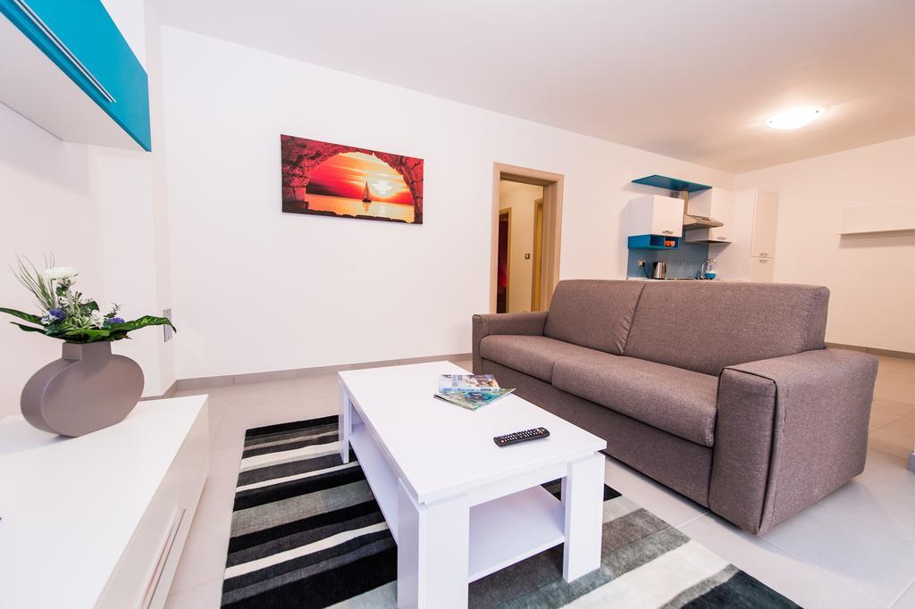 Blue Sky Apartments روغوزنيكا المظهر الخارجي الصورة