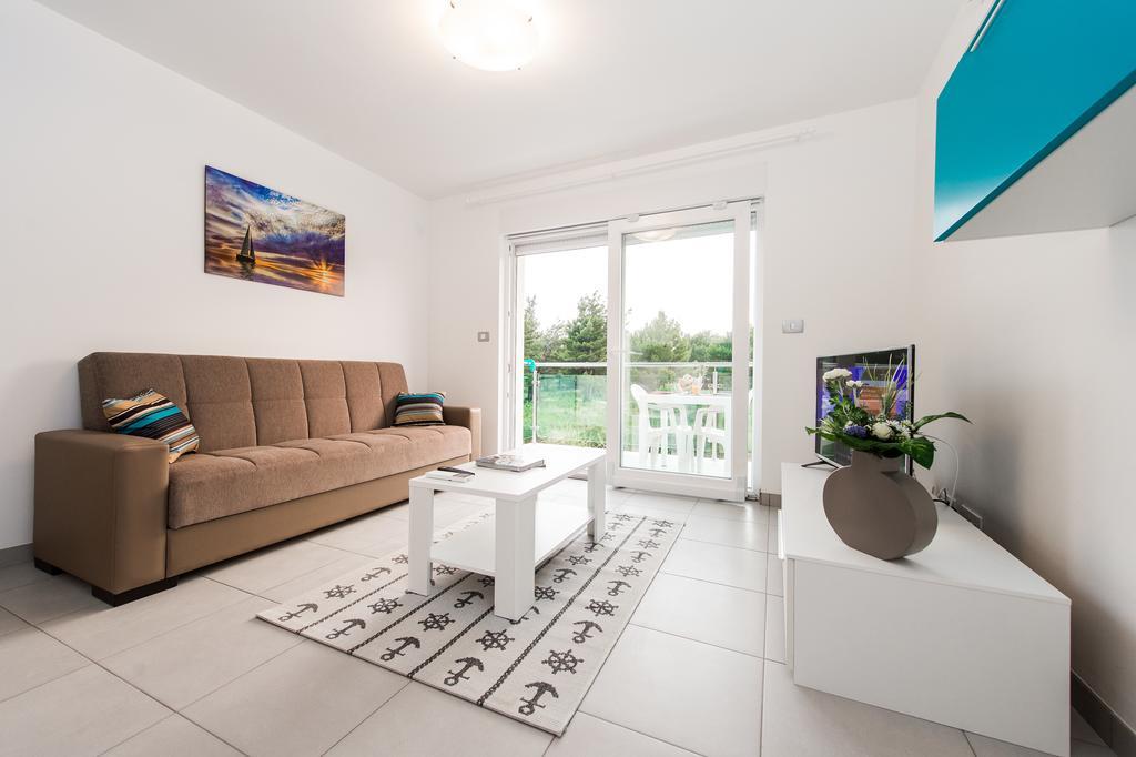 Blue Sky Apartments روغوزنيكا المظهر الخارجي الصورة
