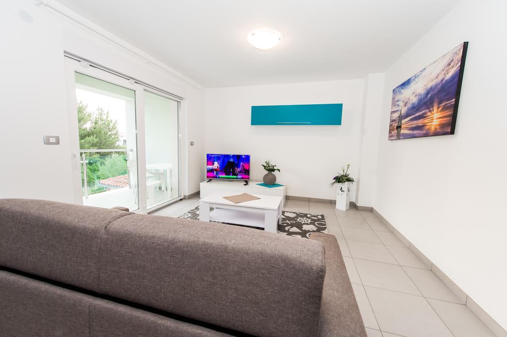Blue Sky Apartments روغوزنيكا المظهر الخارجي الصورة