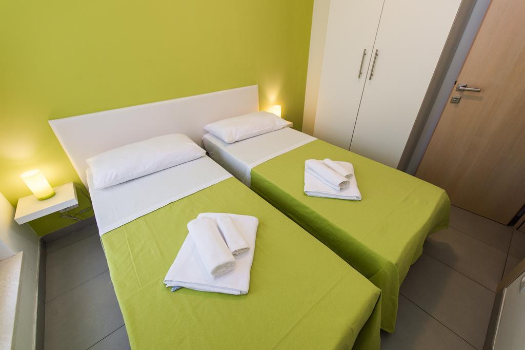 Blue Sky Apartments روغوزنيكا المظهر الخارجي الصورة
