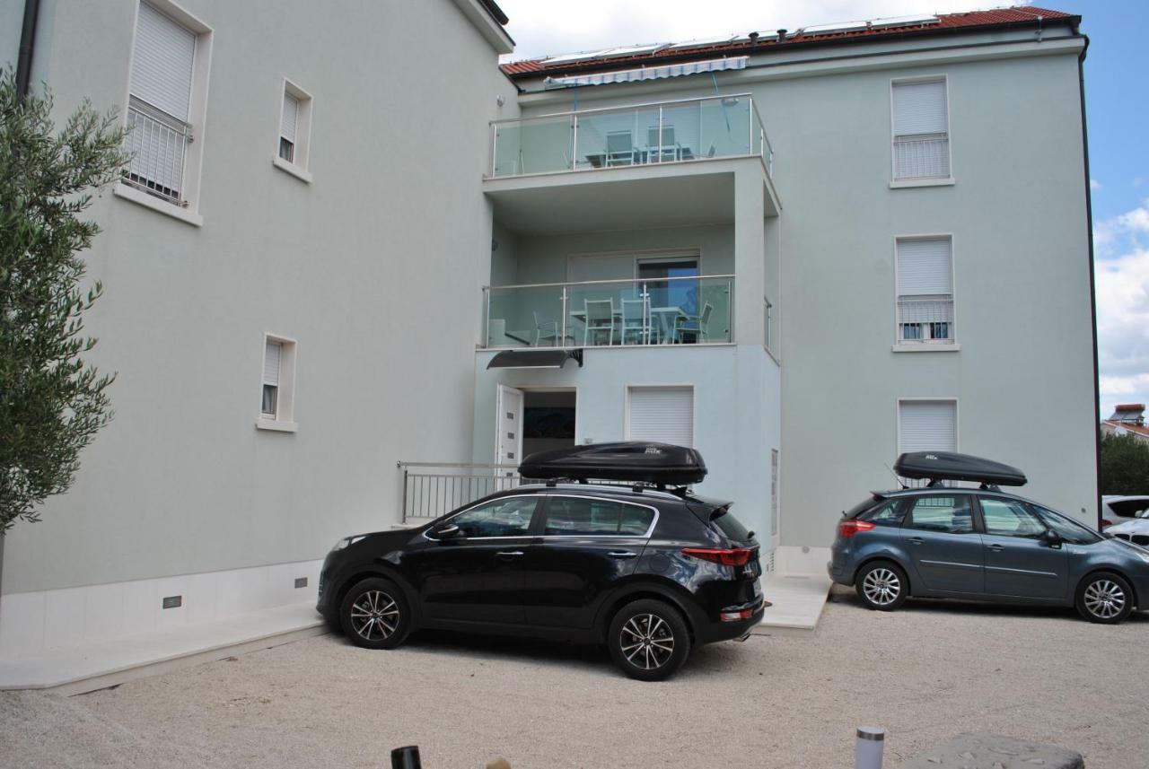 Blue Sky Apartments روغوزنيكا المظهر الخارجي الصورة